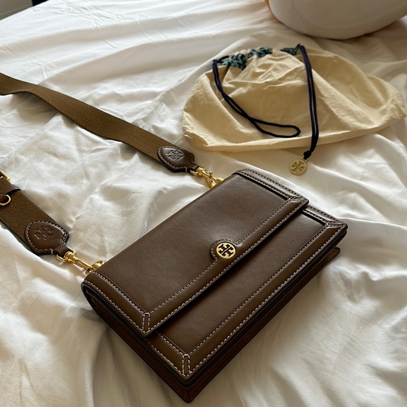 Tory Burch T Monogram MINI Leather Shoulder Bag in Moose - Picture 7 of 16